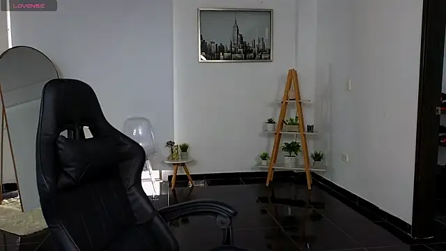 bella  adams online show from 09/15/25, 09:15