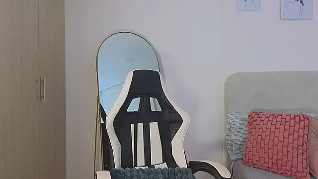 bella  adams online show from 02/15/26, 12:37