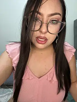 MileyGia online show from 04/05/26, 02:51