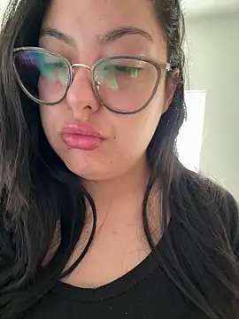 MileyGia online show from 02/03/26, 06:13