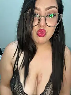 MileyGia online show from 05/17/26, 12:21
