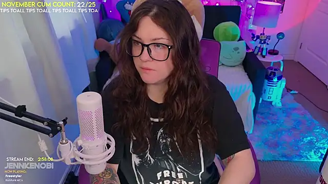 JennKenobi online show from 11/19/25, 03:23