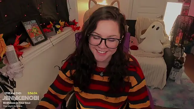 JennKenobi online show from 10/08/25, 04:08