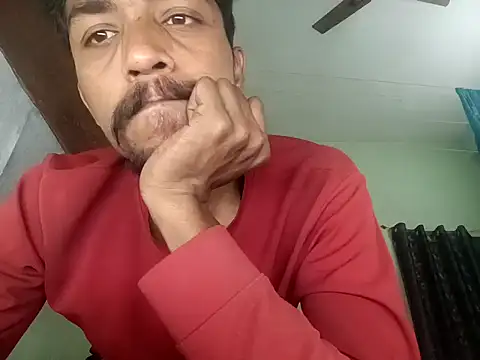 Snapshot of PrabV0319 chatting on 11/20/25, 08:26 PrabV0319 online show from 11/20/25, 08:26