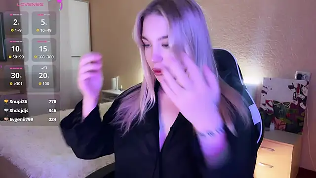 Snapshot of ariashaa chatting on 11/01/25, 03:06 ariashaa online show from 11/01/25, 03:06