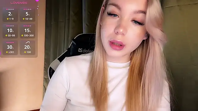 Snapshot of ariashaa chatting on 11/14/25, 04:43 ariashaa online show from 11/14/25, 04:43