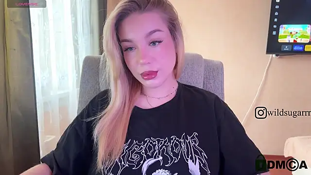 Snapshot of ariashaa chatting on 12/15/25, 10:43 ariashaa online show from 12/15/25, 10:43