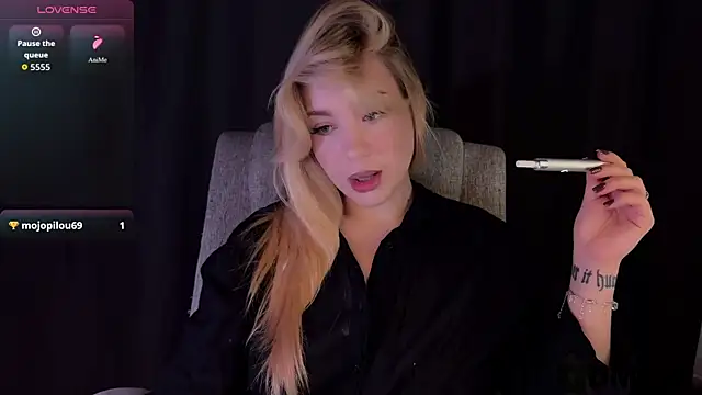 Snapshot of ariashaa chatting on 07/12/26, 12:06 ariashaa online show from 07/12/26, 12:06