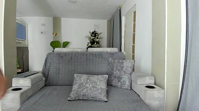 DulceRomance online show from 01/15/26, 05:55