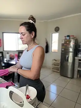 misslulipop online show from 10/31/25, 06:04