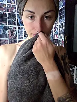 Snapshot of kylie_blck chatting on 03/03/26, 04:30 kylie blck online show from 03/03/26, 04:30