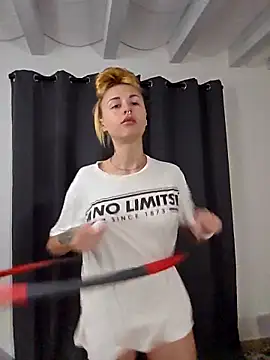 Snapshot of kylie_blck chatting on 04/16/26, 05:19 kylie blck online show from 04/16/26, 05:19