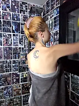 Snapshot of kylie_blck chatting on 03/24/26, 03:39 kylie blck online show from 03/24/26, 03:39