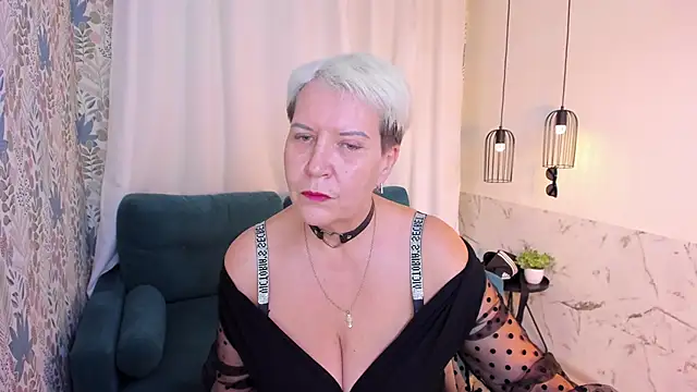 Snapshot of KathySunn chatting on 04/01/26, 01:41 KathySunn online show from 04/01/26, 01:41