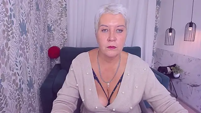 Snapshot of KathySunn chatting on 10/09/25, 07:20 KathySunn online show from 10/09/25, 07:20