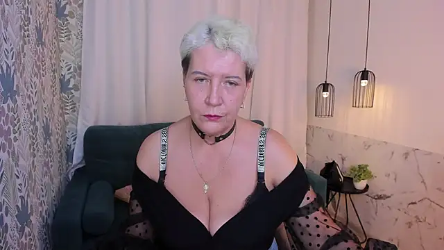 Snapshot of KathySunn chatting on 03/01/26, 01:22 KathySunn online show from 03/01/26, 01:22