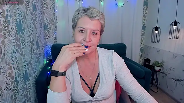 Snapshot of KathySunn chatting on 01/03/25, 04:37 KathySunn online show from 01/03/25, 04:37
