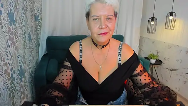 Snapshot of KathySunn chatting on 03/26/26, 01:42 KathySunn online show from 03/26/26, 01:42