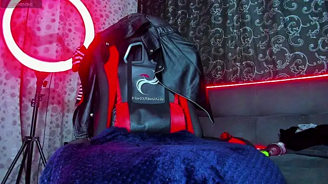 Lightt Yagami online show from 10/23/25, 06:45