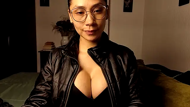 Snapshot of Angela_isabella chatting on 01/11/26, 01:01 Angela isabella online show from 01/11/26, 01:01