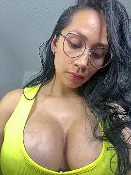 Angela isabella online show from 03/10/26, 10:47