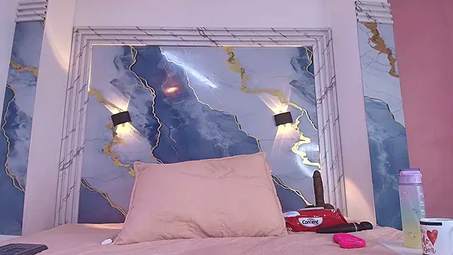 lorrayne  online show from 09/22/25, 12:11