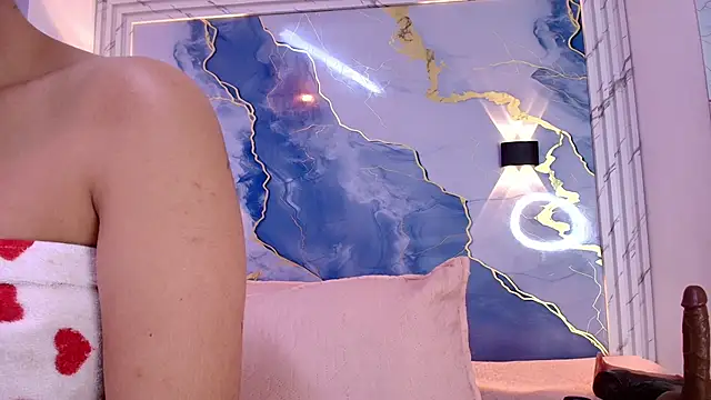 lorrayne  online show from 10/21/25, 12:15