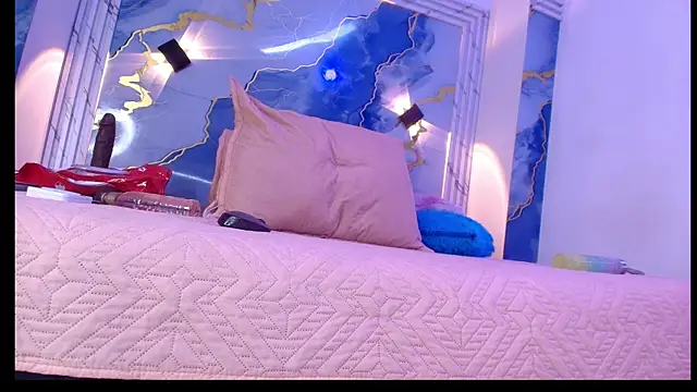 lorrayne  online show from 11/08/25, 12:09