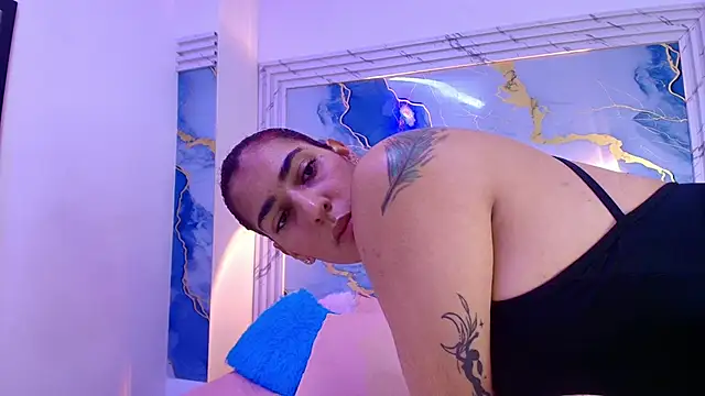 lorrayne  online show from 11/05/25, 12:08