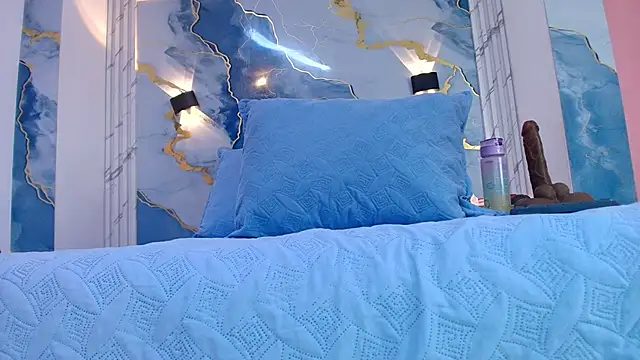 lorrayne  online show from 09/26/25, 12:23