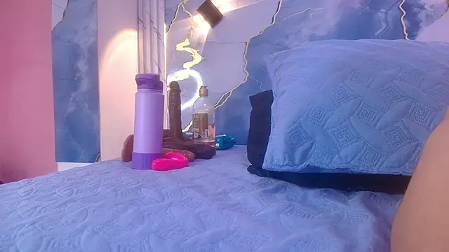 lorrayne  online show from 11/17/25, 12:20