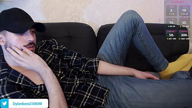 Snapshot of Dylan_Best chatting on 02/13/25, 07:24 Dylan Best online show from 02/13/25, 07:24