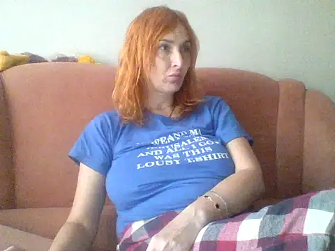 Snapshot of MssAngela chatting on 10/06/25, 07:53 MssAngela online show from 10/06/25, 07:53