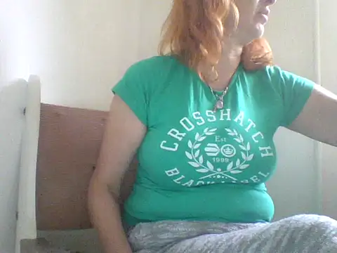 Snapshot of MssAngela chatting on 10/02/25, 01:14 MssAngela online show from 10/02/25, 01:14