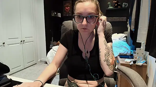 short sweetpea online show from 09/22/25, 06:03