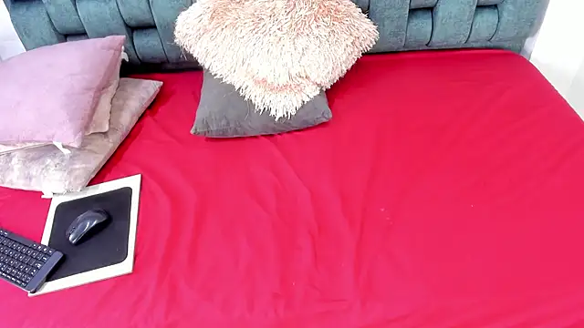 IsiisLovei online show from 12/20/25, 11:57