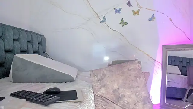 IsiisLovei online show from 05/28/26, 02:34