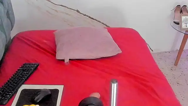 IsiisLovei online show from 04/23/26, 03:35