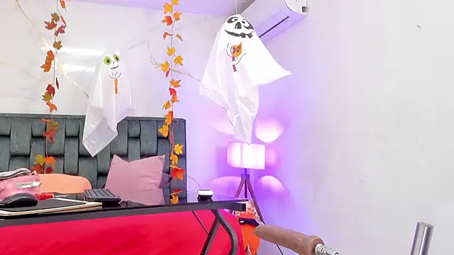 IsiisLovei online show from 10/30/25, 02:47