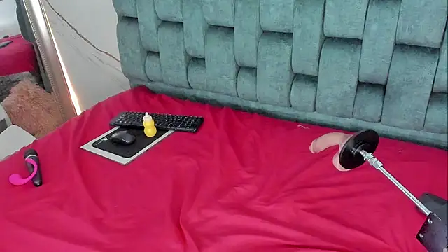 IsiisLovei online show from 02/24/26, 02:51