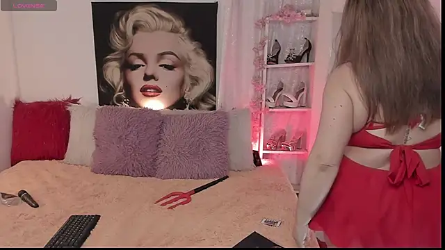 sofiiBell online show from 10/24/25, 01:04