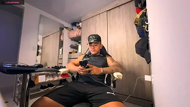 jordylatin20 online show from 11/08/25, 01:42