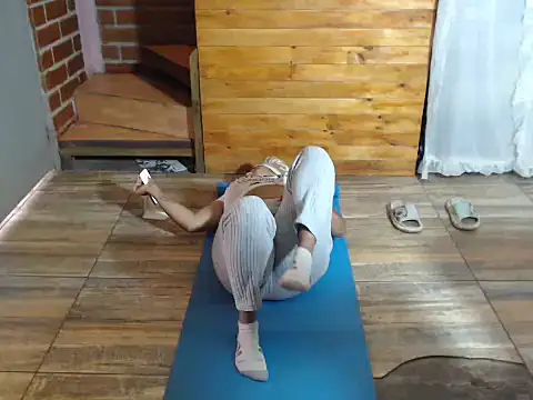 Hilarybunnyy online show from 03/16/26, 12:20