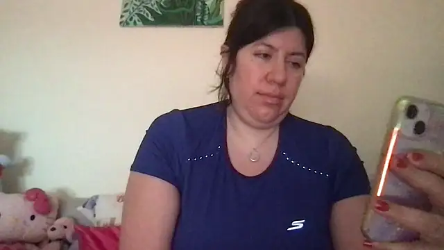 Snapshot of HYPHYtype chatting on 06/19/26, 10:25 HYPHYtype online show from 06/19/26, 10:25