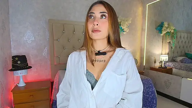 Snapshot of nini_love01 chatting on 10/29/25, 12:53 nini love01 online show from 10/29/25, 12:53