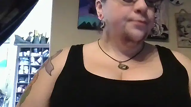 GothyBaby online show from 11/13/25, 04:00