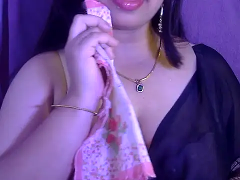 Snapshot of Maalnad_beauty chatting on 04/25/26, 04:26 Maalnad beauty online show from 04/25/26, 04:26