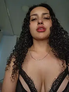 Lucy Marin online show from 02/12/26, 05:34