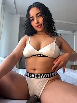 Lucy Marin online show from 09/09/25, 04:05