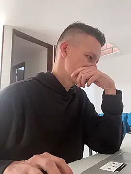 yequeal online show from 02/18/25, 01:33